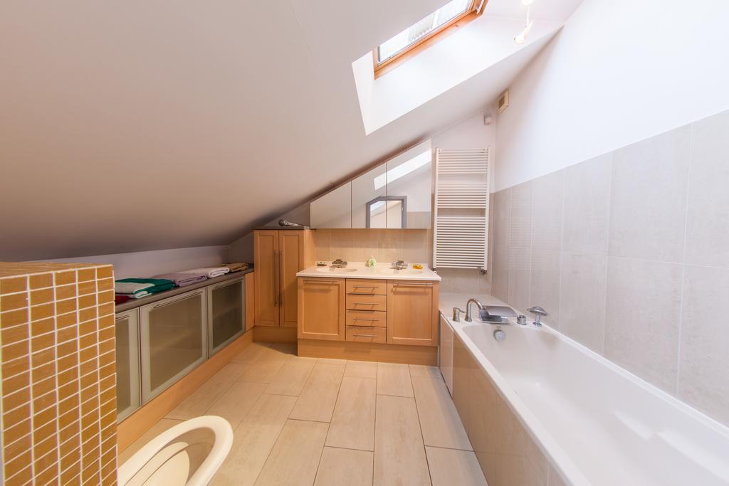 Mansard Apartment Antonovicha 4 Kiev Luaran gambar