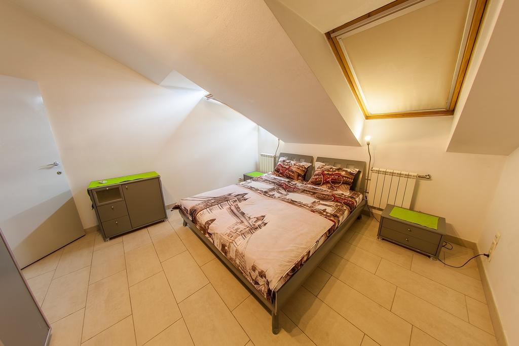Mansard Apartment Antonovicha 4 Kiev Luaran gambar